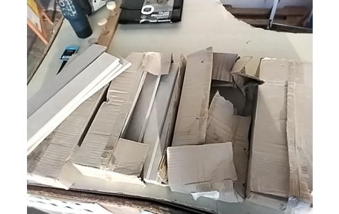 CARRELAGES LE LOT ENVIRON 5 M2 + PLINTHES