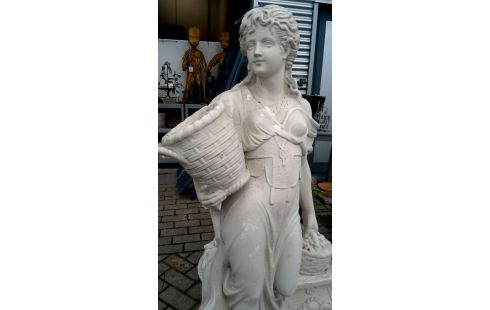 GARTENDEKORATION TIER FRAU GROSSES MODELL