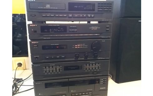 CHAINE HIFI SONY (LECTEUR K7 HS) AVEC 2 ENCEINTES