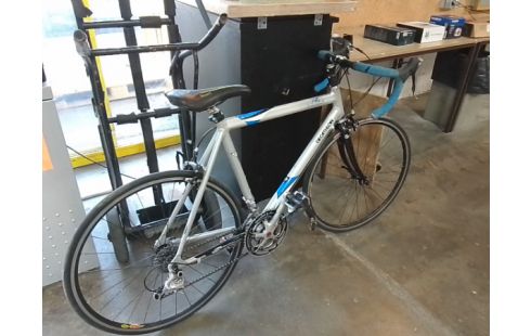 VELO DE COURSE JUNIOR DECATHLON