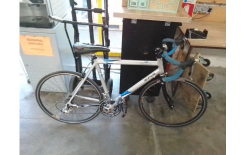 VELO DE COURSE JUNIOR DECATHLON