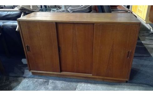 ANRICHTE. 3 TÜREN STIL SKANDINAVISCH