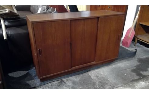 ANRICHTE. 3 TÜREN STIL SKANDINAVISCH