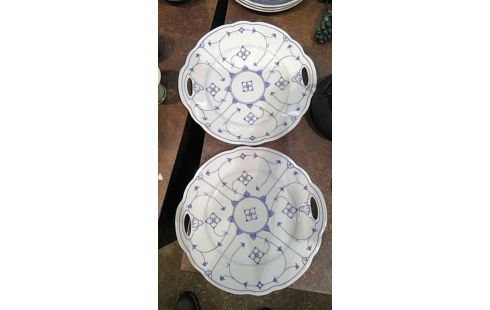 PLAT EN PORCELAINE