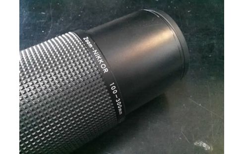 ZOOM NIKKOR 100-300MM