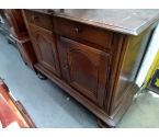 BUFFET BAS 2 PORTES 2 TIROIRS ANCIEN .
