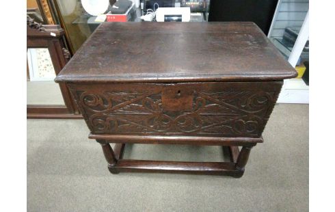 COFFRE STYLE LOUIS XIII TOILE DE JOUY