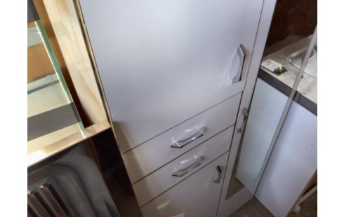 COLONNE DE SALLE DE BAIN