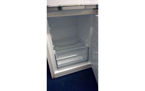 FRIGO CONGELATEUR  SHARP A NETTOYER
