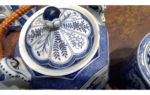 ESSSERVICE ASIATISCH WEISS BLAU