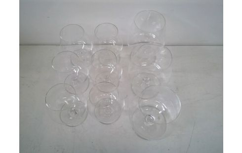 LOT VAN 9 KRIST. COGNAC GLAZEN