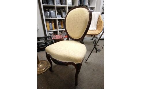 CHAISE MEDAILLON TISSU CREME