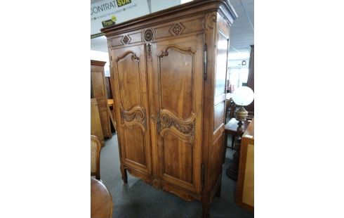 ARMOIRE NOYER STYLE LOUIS XV