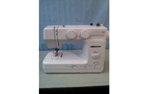 NÄHMASCHINE <MEDION> WEISS +ZUBEHÖR +TASCHE