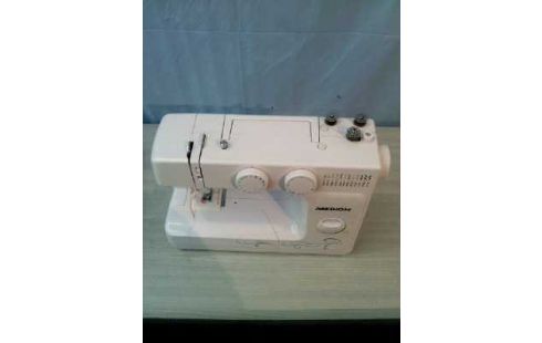 NÄHMASCHINE <MEDION> WEISS +ZUBEHÖR +TASCHE