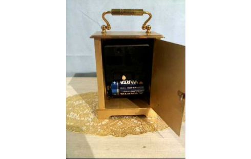 TISCHUHR GOLDFARBEN QUARZ