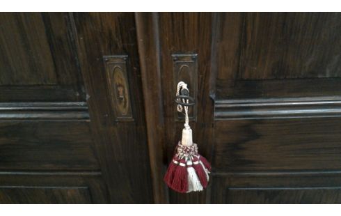PENDERIE ANTIQUE 2 PORTES / 2 TIROIRS