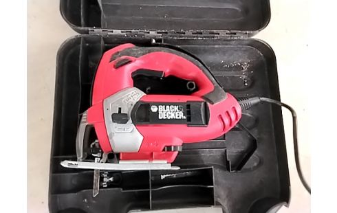 SCIE SAUTEUSE BLACK ET DECKER COFFRET RSV2