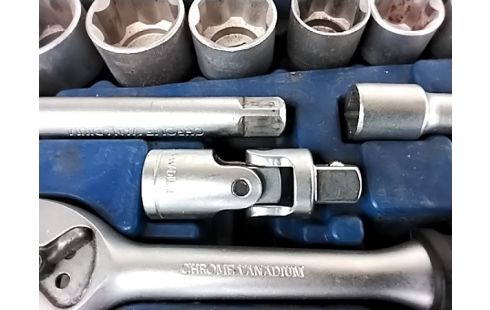 CLE A DOUILLES COFFRET