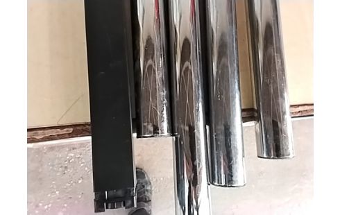 PIED DE TABLE RÉGLABLE HAUTEUR