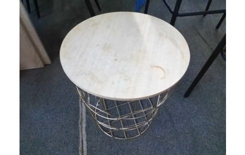 TABLE D'APPOINT DOREE AVEC PLATEAU BOIS (QLQS TACHES)