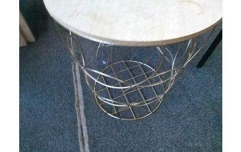 TABLE D'APPOINT DOREE AVEC PLATEAU BOIS (QLQS TACHES)