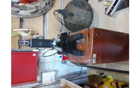 MICROSCOPE SCIENTIFIQUE + BOITE