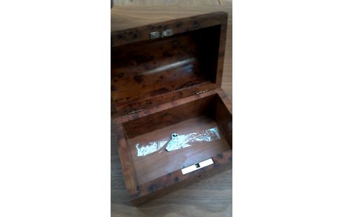 BOITE A BIJOUX LOUPE D'ORME