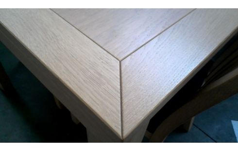 MESA DE COMEDOR MACIZO