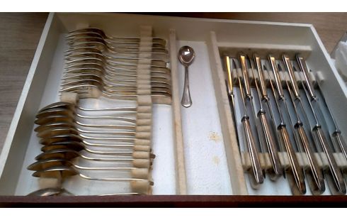 COUVERT ARGENTE ART DECO.