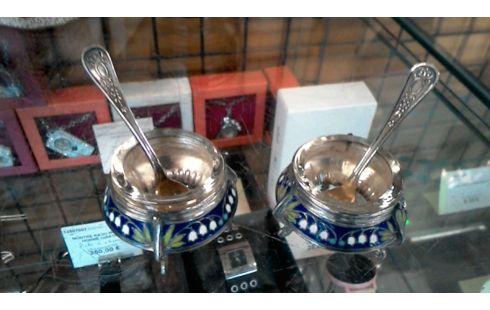 PAIRE SALERONS RUSSES EMAIL ET METAL ARGENTE HOMET