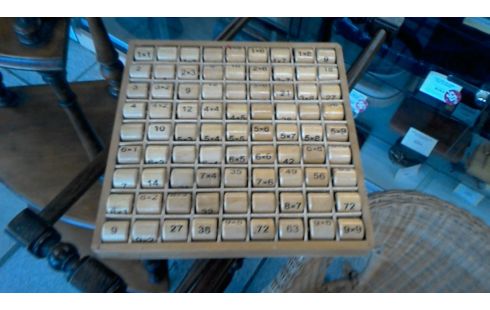 TABLE DE MULTIPLICATION MONTESSORI