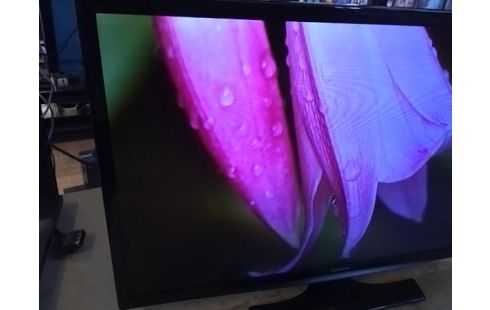 TELEVISEUR SAMSUNG 81CM / HD / TNT HD / AVEC TELECOMMANDE