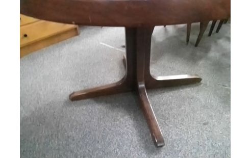 TABLE RONDE TECK AVEC ALLONGE INTERIEURE (STYLE BAUMANN)