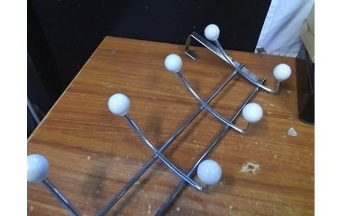 PORTE MANTEAU A ACCROCHER