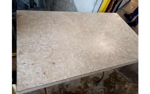 TABLE D'APPOINT PIÈTEMENT METAL