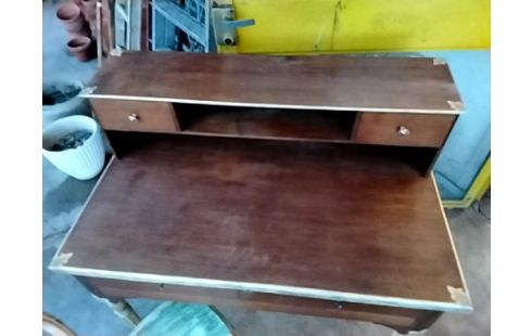 BUREAU PEINT + CHAISE + CLE ACC