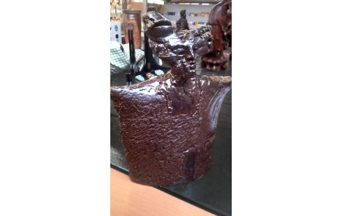 BEELD AARDEWERK BRUIN