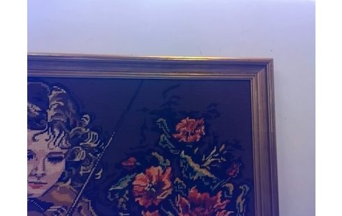 CADRE DORE TAPISSERIE FEMME AU VIOLON