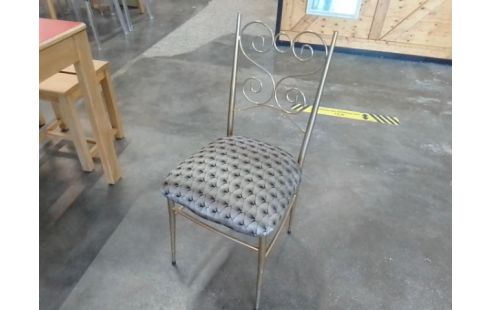 CHAISE METAL DORE STYLISÉ
