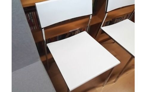 CHAISE MODERNE BLANCHE BOMTEMPI