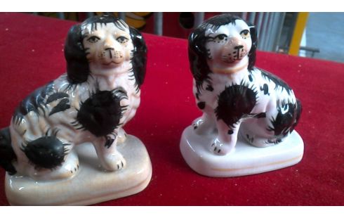 BEELDJE HOND LOT VAN 2