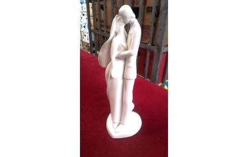 STATUE ECRU PORCELAINE ROYAL