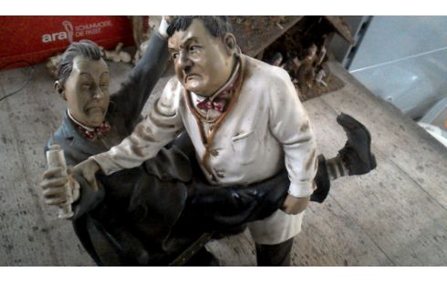 BEELDJE LAUREL EN HARDY TANDARTS