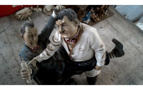 BEELDJE LAUREL EN HARDY TANDARTS