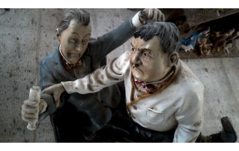 BEELDJE LAUREL EN HARDY TANDARTS