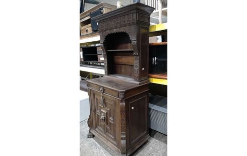 MEUBLE EN CHENE  SCULPTE 1 PORTE