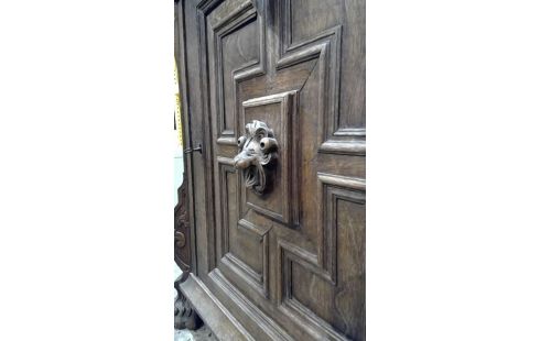 MEUBLE EN CHENE  SCULPTE 1 PORTE