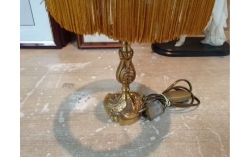 LAMPE A POSER PIED DORÉ