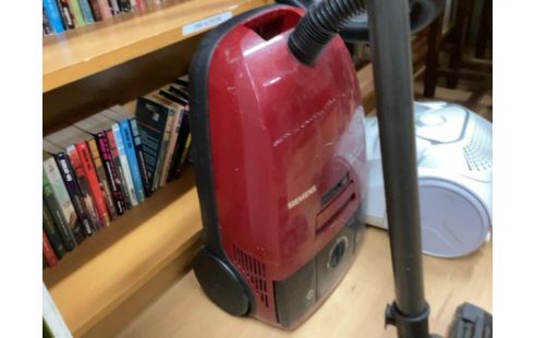 ASPIRATEUR SIEMENS ROUGE